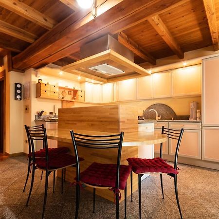 L'Atelier Du Temps - Woodstone Villa อาออสตา ภายนอก รูปภาพ