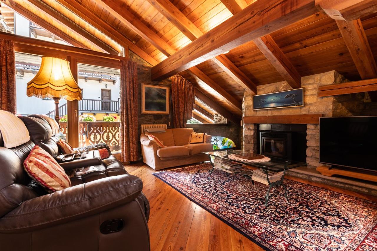 L'Atelier Du Temps - Woodstone Villa อาออสตา ภายนอก รูปภาพ