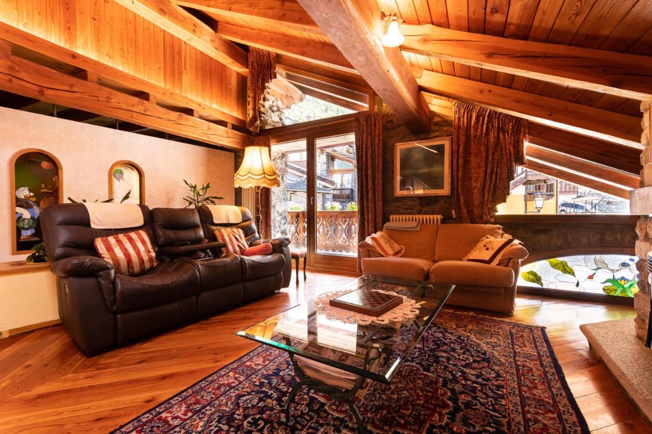 L'Atelier Du Temps - Woodstone Villa อาออสตา ภายนอก รูปภาพ
