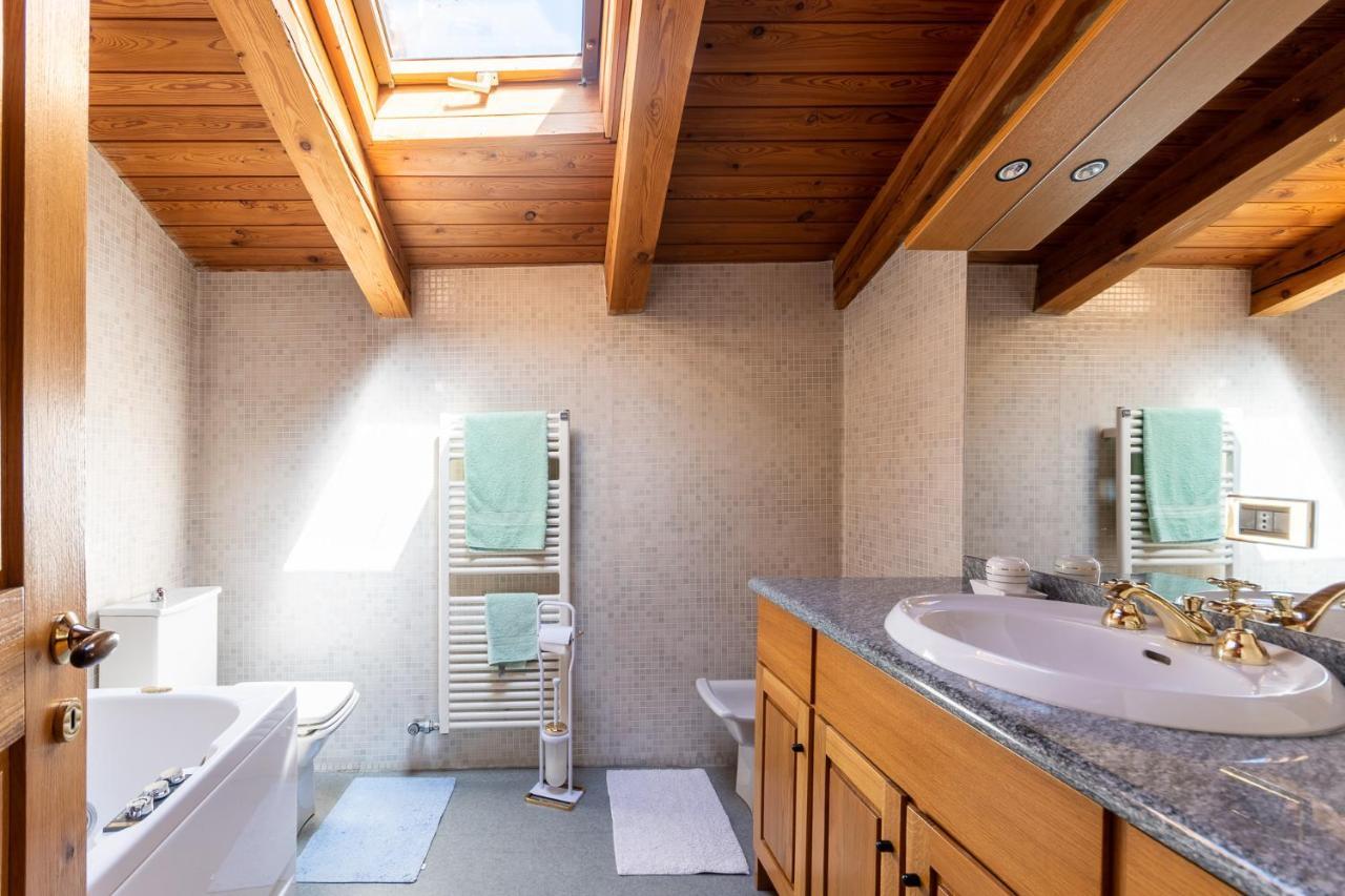 L'Atelier Du Temps - Woodstone Villa อาออสตา ภายนอก รูปภาพ