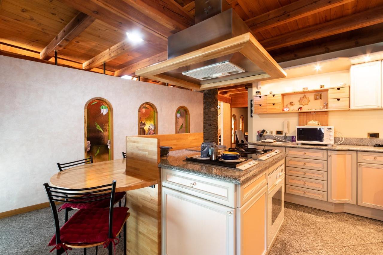 L'Atelier Du Temps - Woodstone Villa อาออสตา ภายนอก รูปภาพ